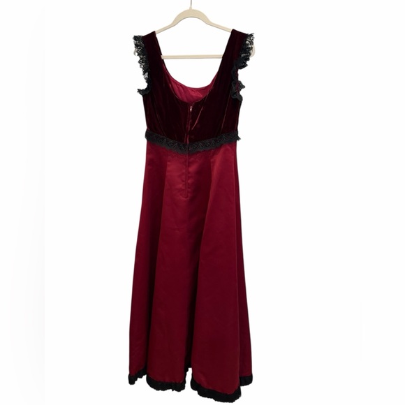 Vintage Burgundy Velvet Lace Trim Slip Dress Size 8 (Fits US 6) - Picture 3 of 8
